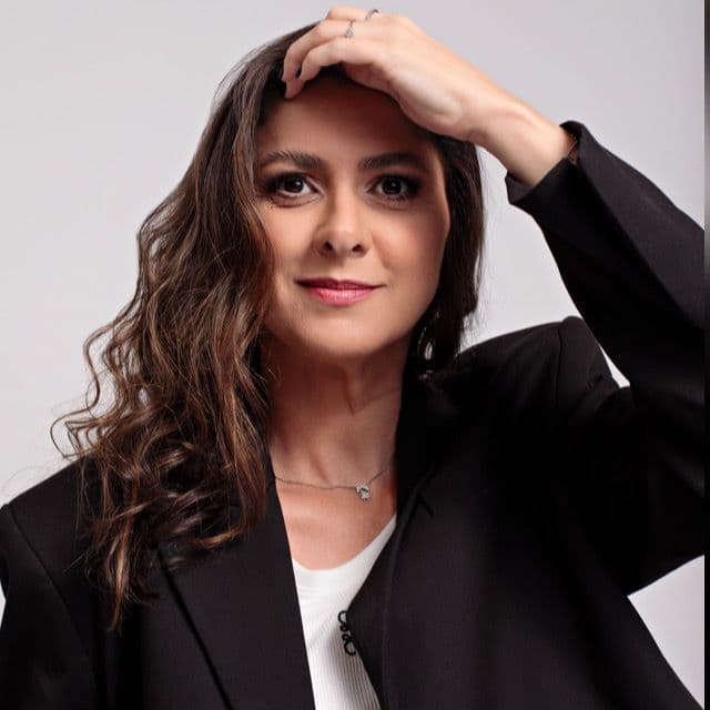 Renata Carneiro — Co-fundadora & Jornalista no Tendo Em Vista