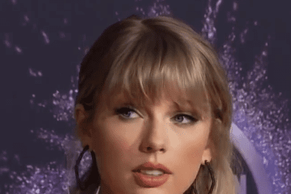A pré-venda para os shows de Taylor Swift, em novembro, no Brasil, esgotaram em pouquíssimos minutos! Segundo relatos, em menos de meia hora já haviam acabado as entradas para a apresentação do Rio de Janeiro.