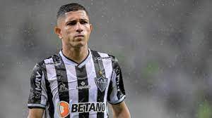 O jogador Savarino, ex-Atlético Mineiro, recebeu uma proposta tentadora para retornar ao futebol brasileiro.