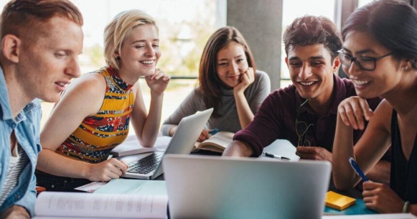 Linguagem corporal em entrevistas de emprego: gestos que impressionam