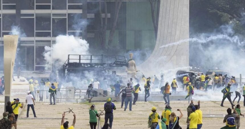 Polícia Federal prende bolsonarista líder de atos terroristas em Brasília