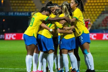 Governo brasileiro reconhece importância do esporte feminino com ponto facultativo em jogos da seleção