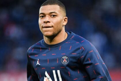 Mbappé recusa proposta milionária de clube árabe