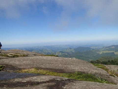 A trilha Platô tem um nível de dificuldade maior que a Pedra Redonda e é indicada para crianças maiores de oito anos