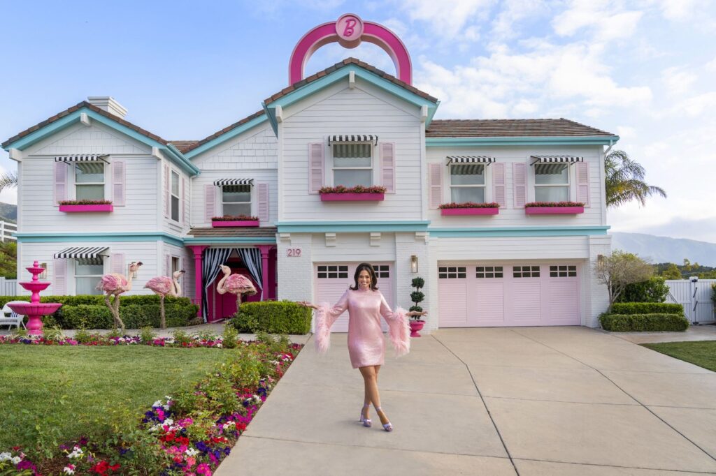 A série Barbie Dreamhouse Challenge está repleta de celebridades, nostalgia e designs ousados