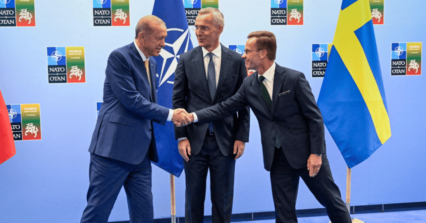 Turquia deu aval para entrada da Suécia na OTAN, diz secretário-geral da aliança