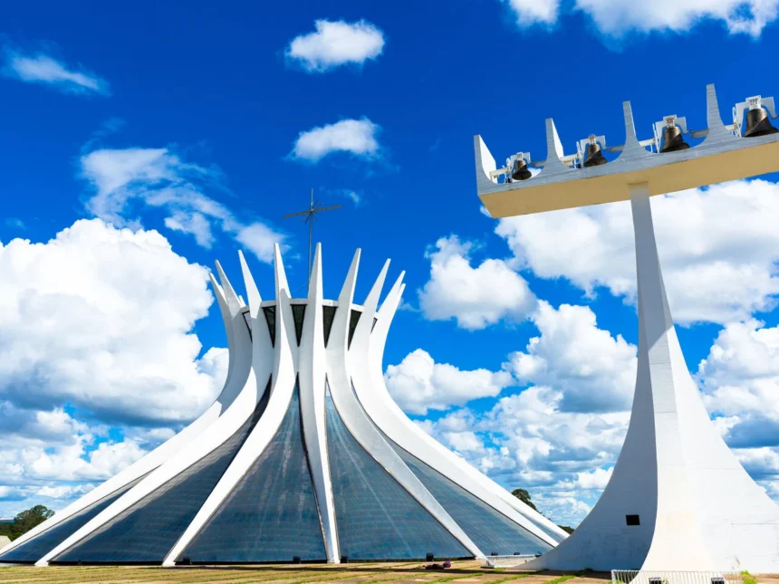 Explorando o Legado de Niemeyer em Brasília