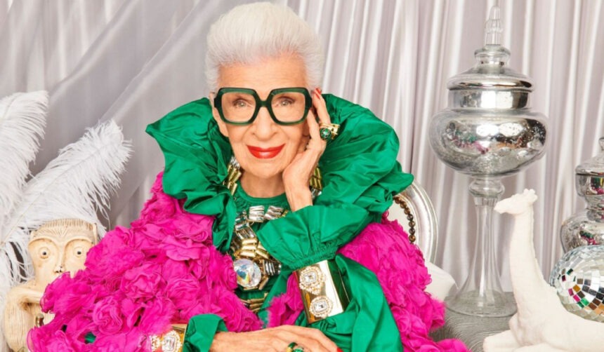 AGORA! Ícone de estilo do século, Iris Apfel, morre aos 102 anos