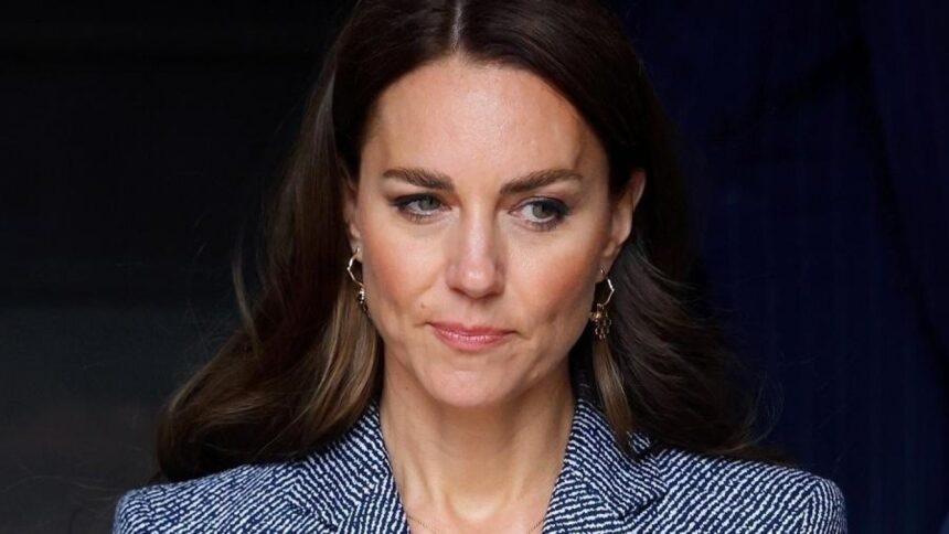 Primeira aparição de Kate Middleton após seis semanas