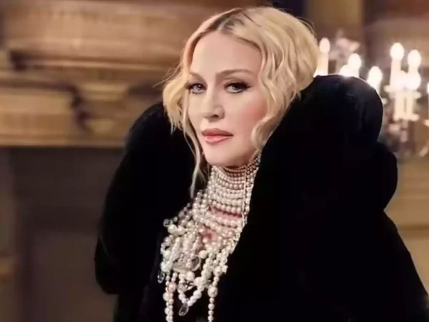 Madonna se queixa da falta de privacidade e do calor intenso